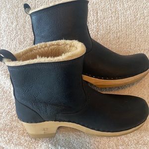 No 6 Sherling Clog Boot in Ink Aviator - like new